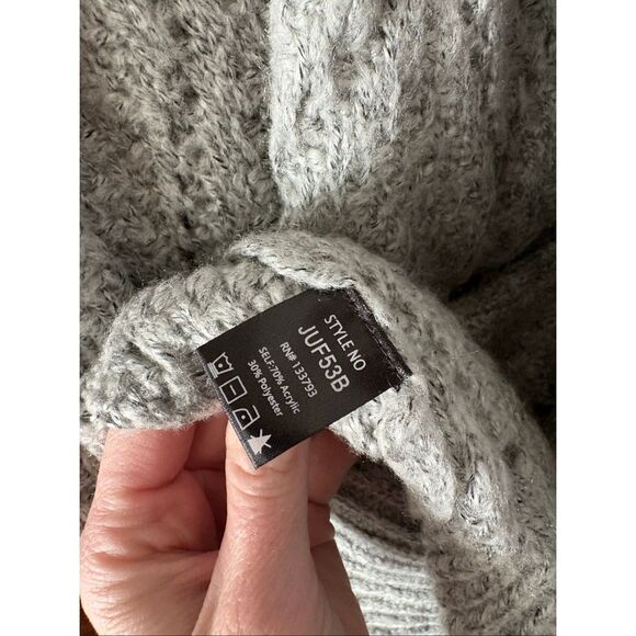 POL Gray Cable Knit Patchwork Oversized Hooded Cardigan Sweater Size Medium - Picture 8 of 9